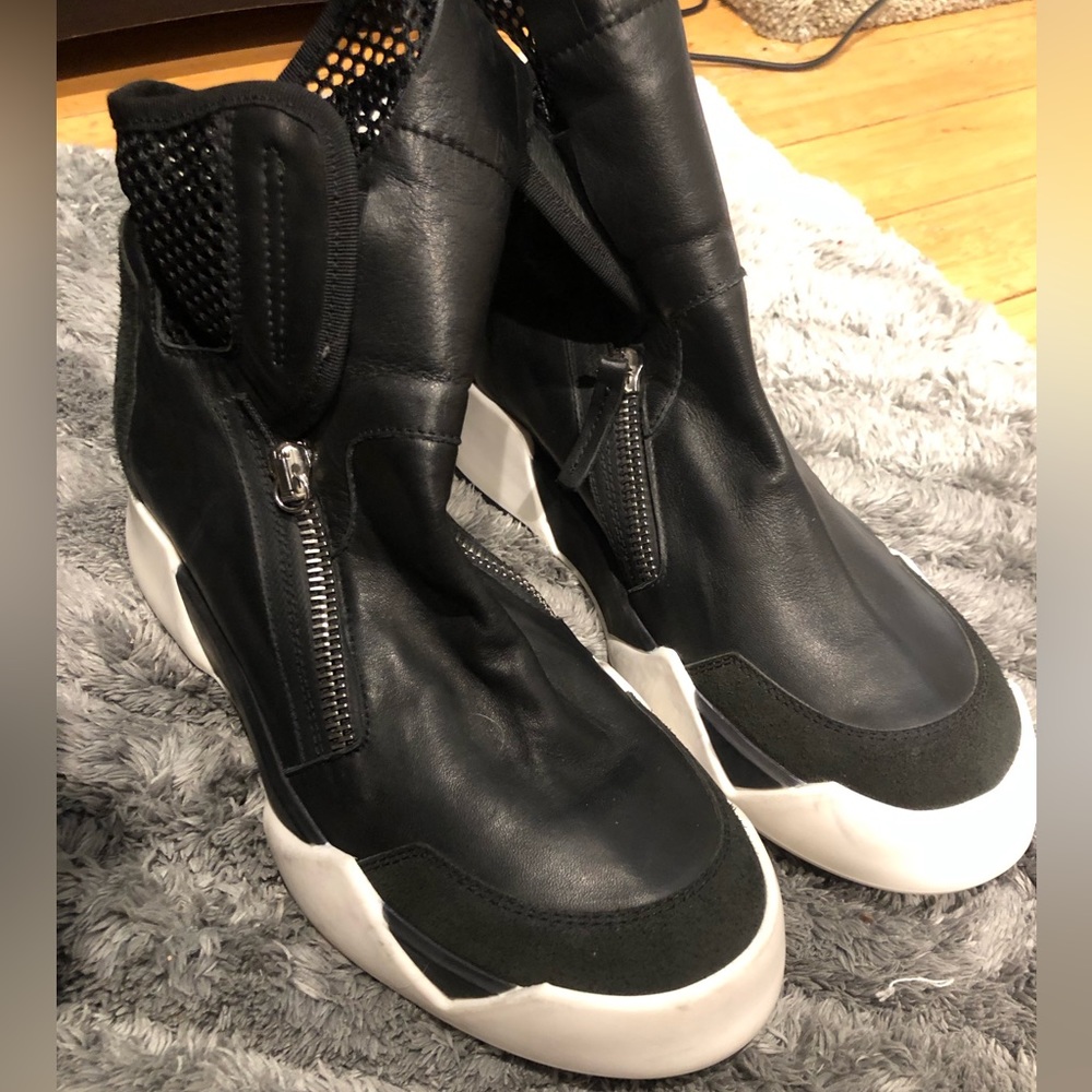 CA by CINZIA ARAIA Black and White Designer Shoes
l